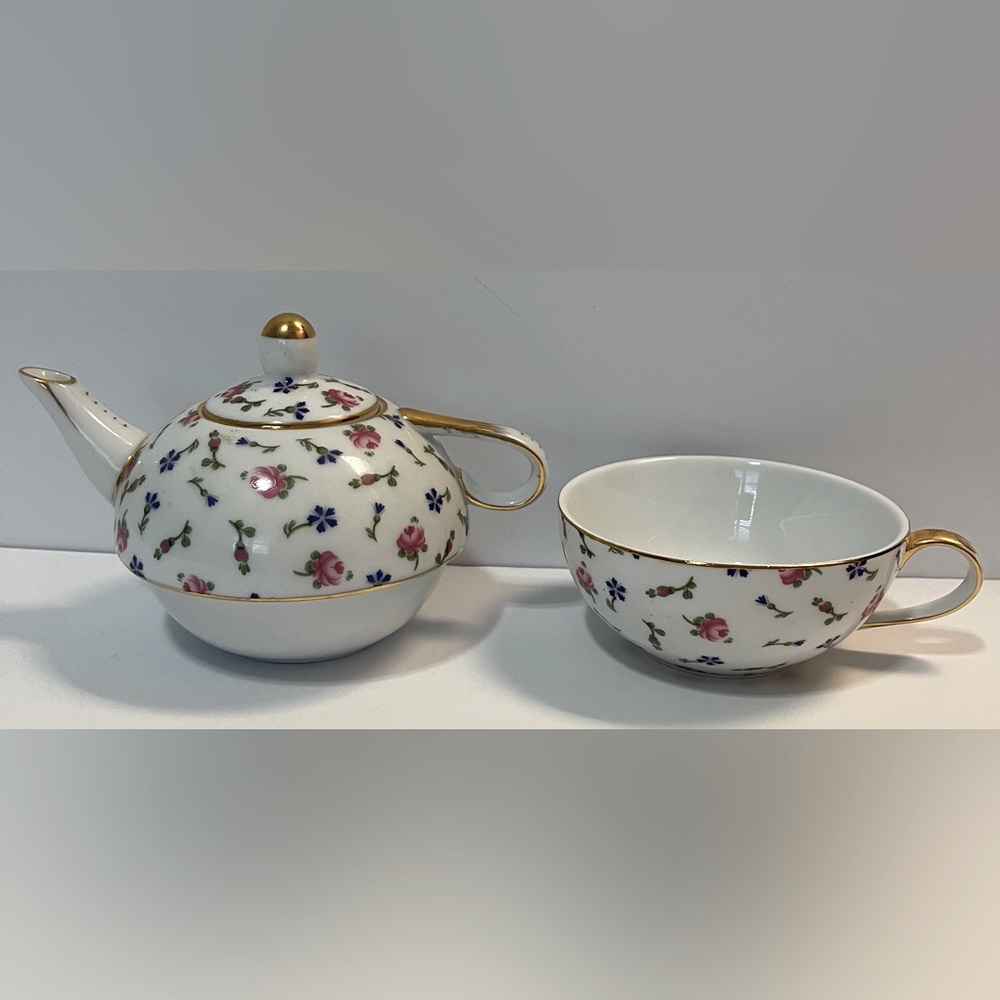 Nantucket Ceramic Tea Pot & Tea Cup with Flowers and Gold Trim